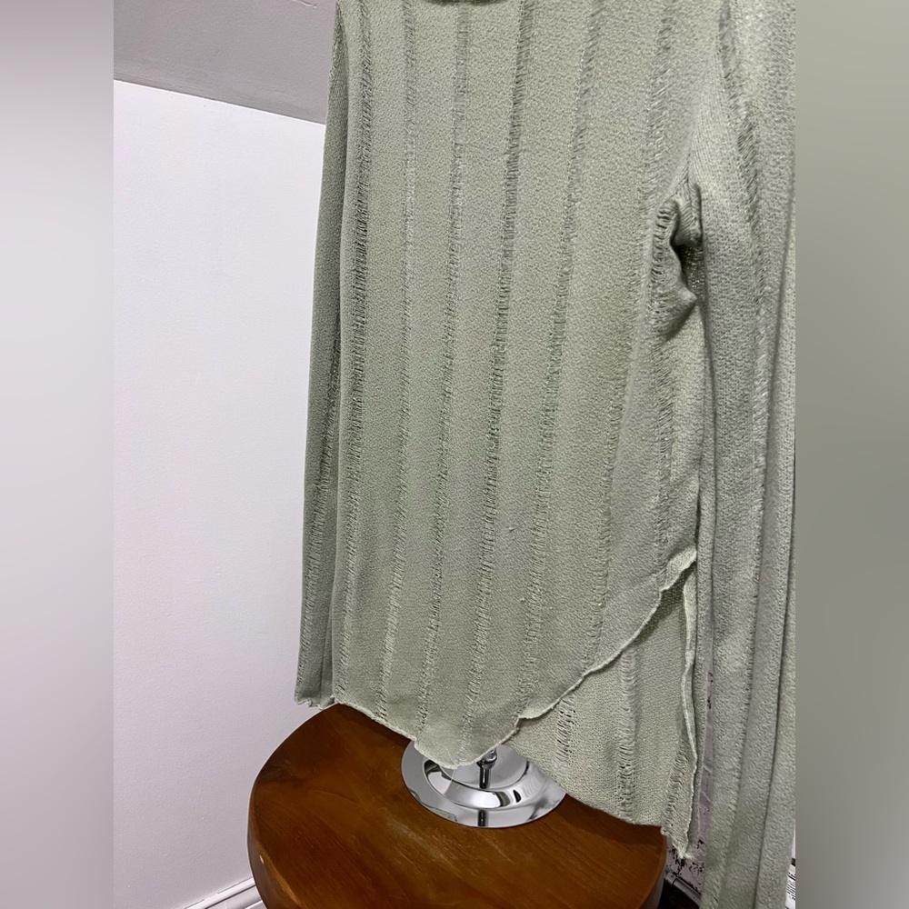 PrettyLittleThing Sage Green Asymmetrical Top Lightweight Sheer Sweater Large - Picture 4 of 5